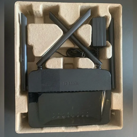 D-Link Wireless AC1200 Dual Band Router DIR-822 - Picture 3 of 3